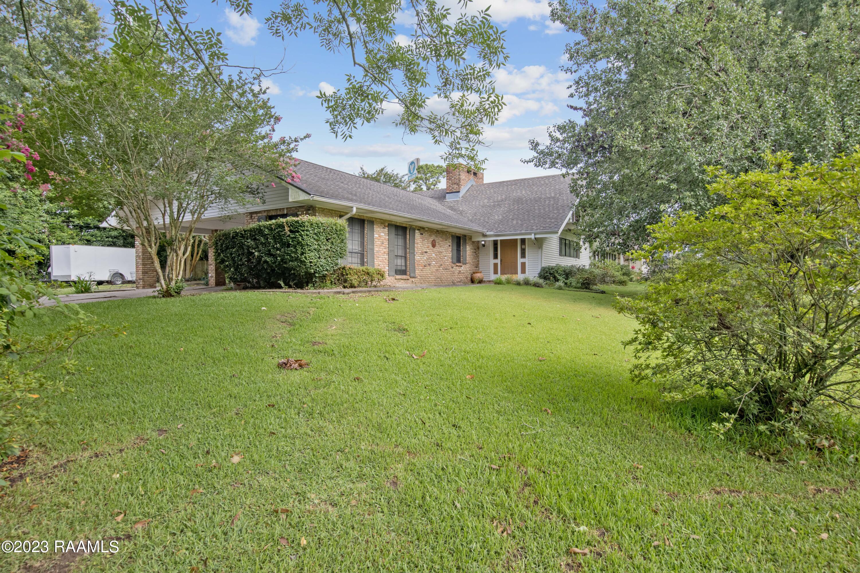 142 Country Ridge Road Opelousas, LA 70570 - Photo 4 of 28 142 Country Ridge Rd-3