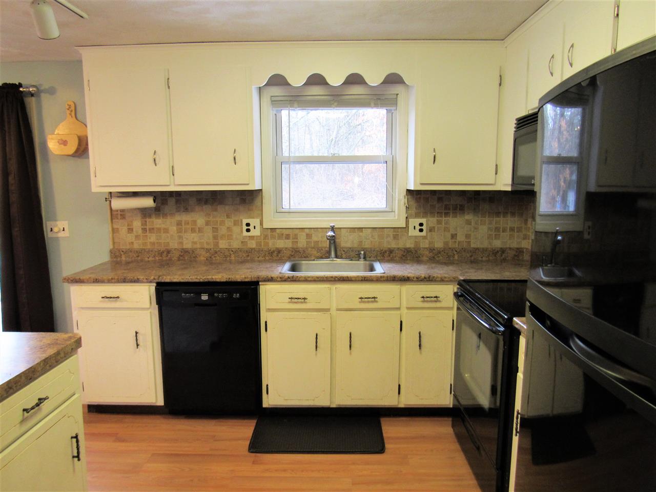240 High Range Road Londonderry, NH 03053 - Photo 10 of 26