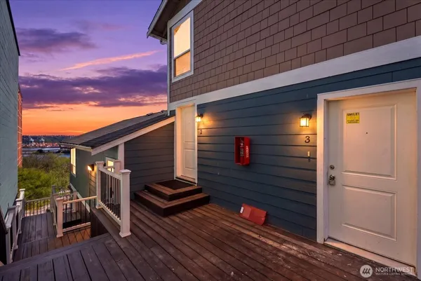 $385,000 | 216 Broadway, Unit 3, Tacoma, WA 98402