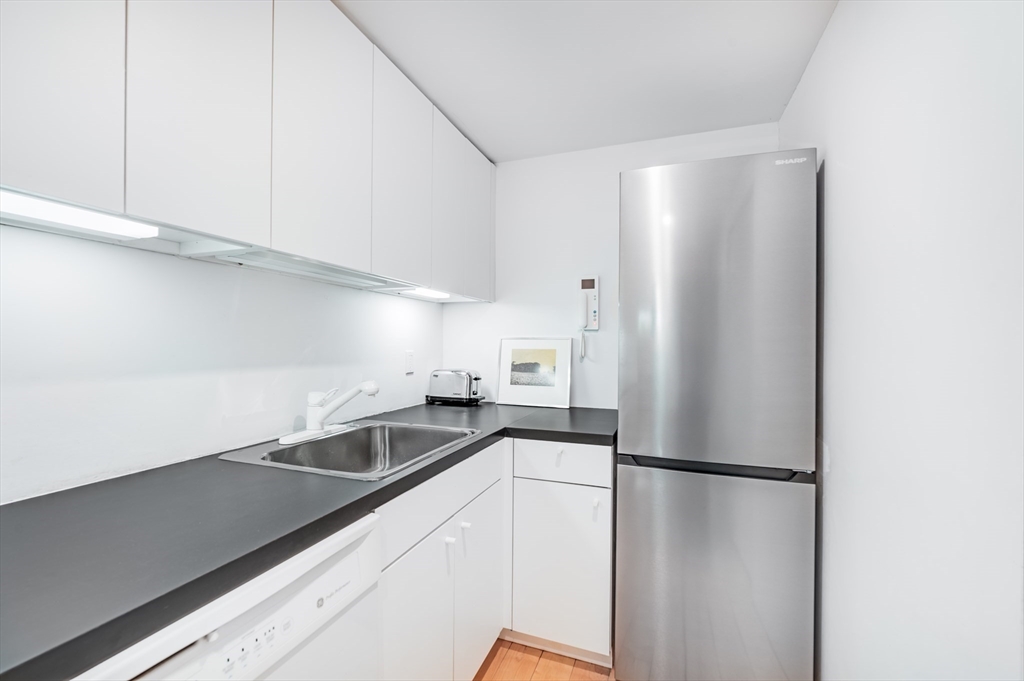 175 Commonwealth Avenue, Unit A Boston, MA 02116 - Photo 8 of 16