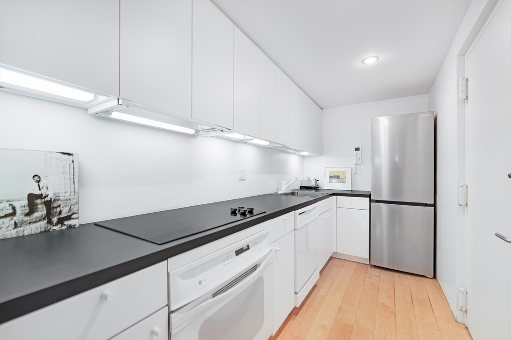 175 Commonwealth Avenue, Unit A Boston, MA 02116 - Photo 9 of 16