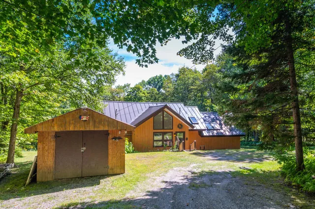 $649,000 | 14 Johnson Hill Road, West Dover, VT 05356
