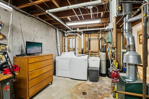 $449,900 | 1686 Sand Hill Road, Oregon, WI 53575