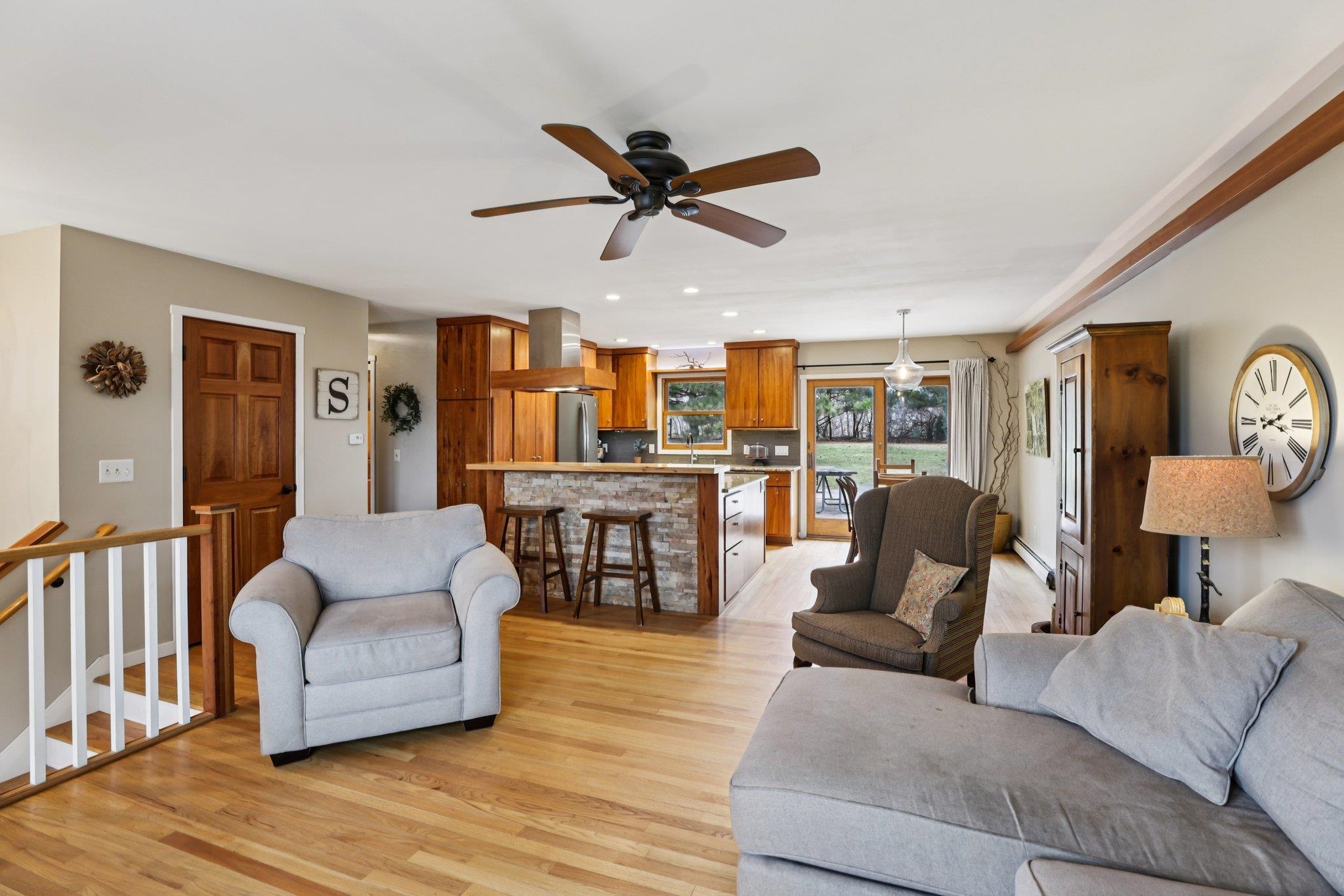 1686 Sand Hill Road Oregon, WI 53575 - Photo 4 of 47