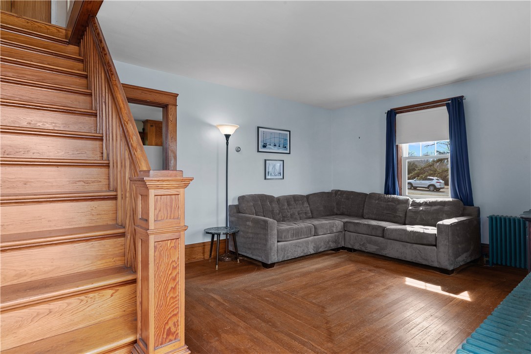 178 Middle Road Portsmouth, RI 02871 - Photo 3 of 45