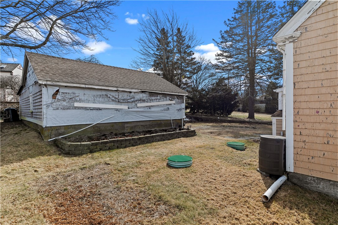 178 Middle Road Portsmouth, RI 02871 - Photo 31 of 45