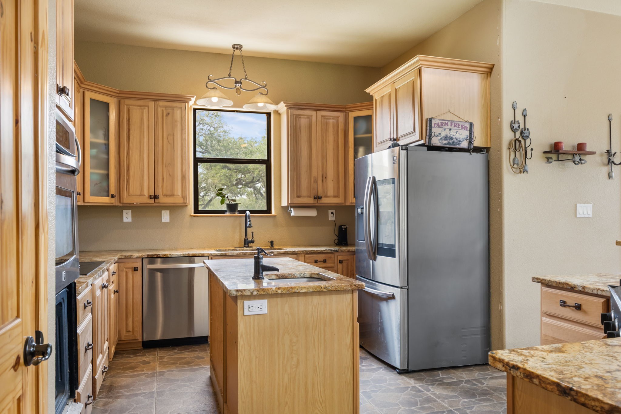 11970 Sulphur Springs Road Adkins, TX 78101 - Photo 16 of 50 country kitchen