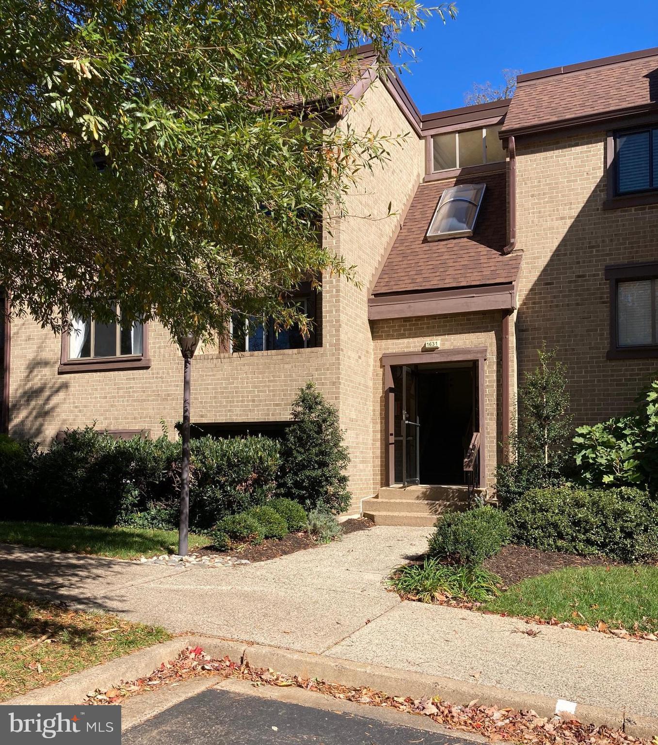 1631 Parkcrest Circle, Unit 200 Reston, VA 20190 - Photo 1 of 45