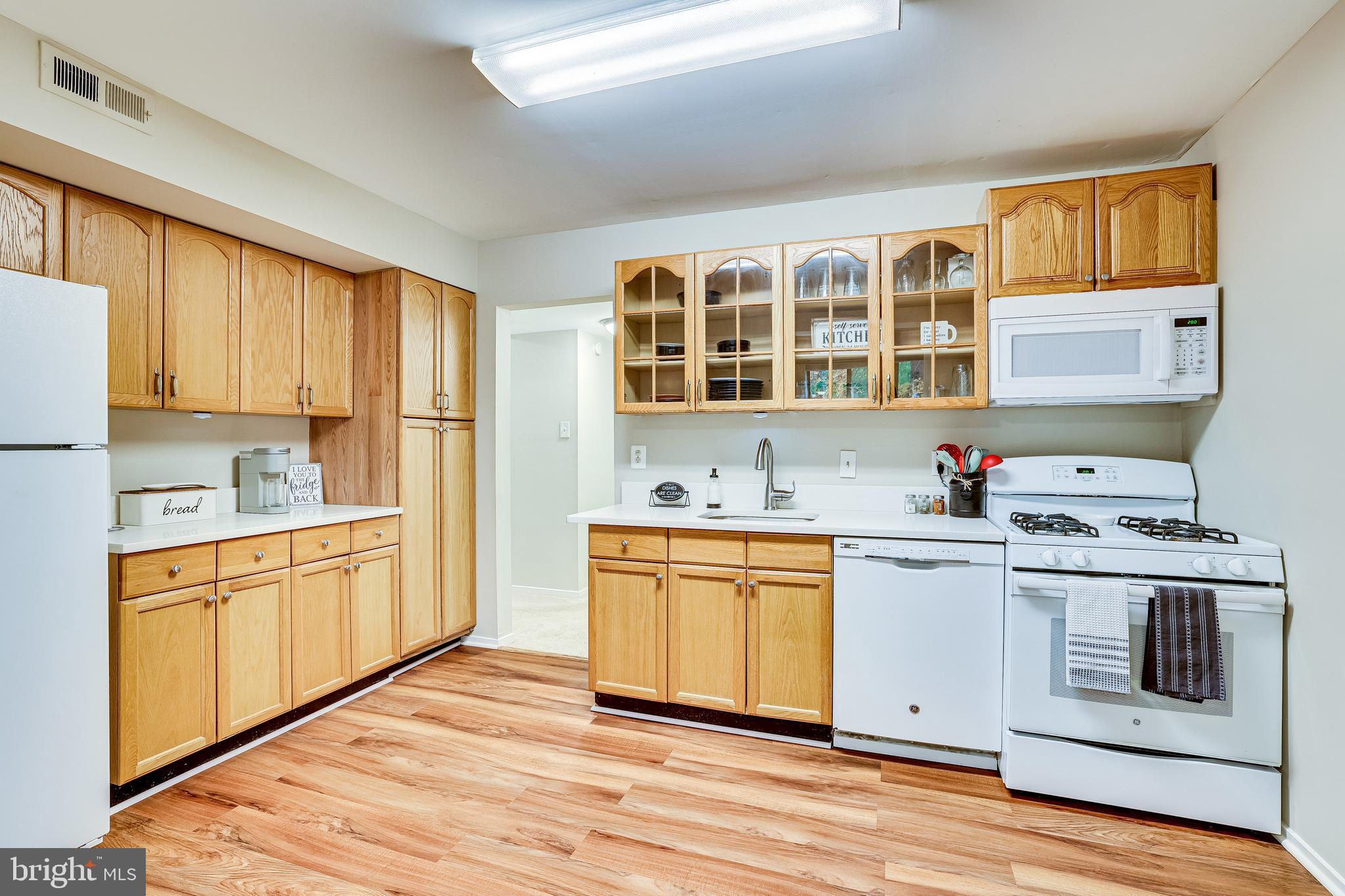 1631 Parkcrest Circle, Unit 200 Reston, VA 20190 - Photo 18 of 45