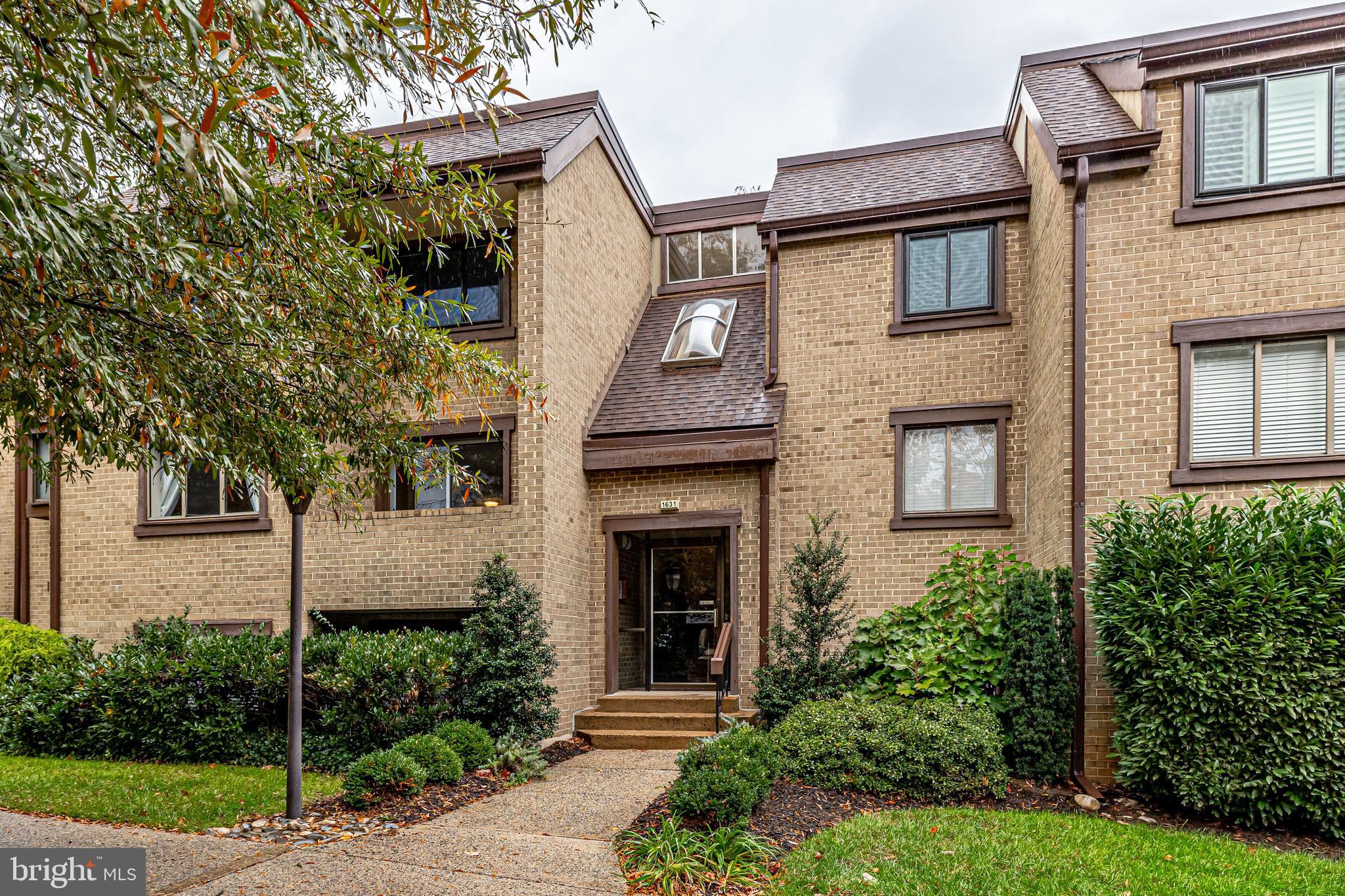 1631 Parkcrest Circle, Unit 200 Reston, VA 20190 - Photo 36 of 45