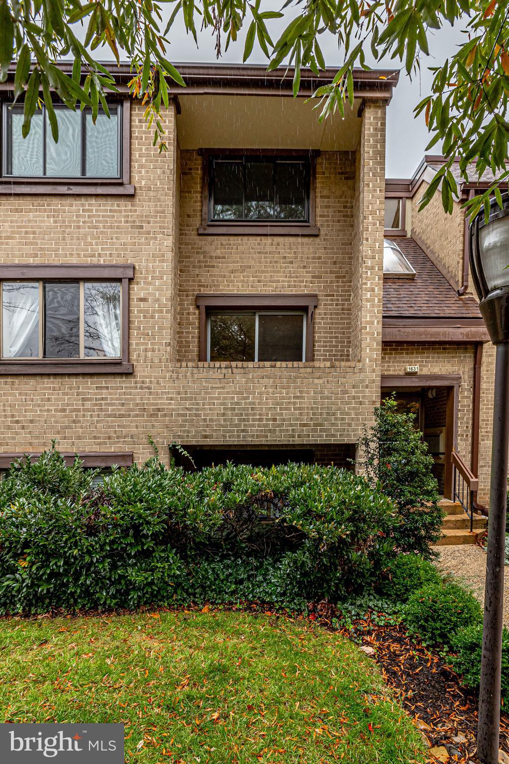 1631 Parkcrest Circle, Unit 200 Reston, VA 20190 - Photo 37 of 45