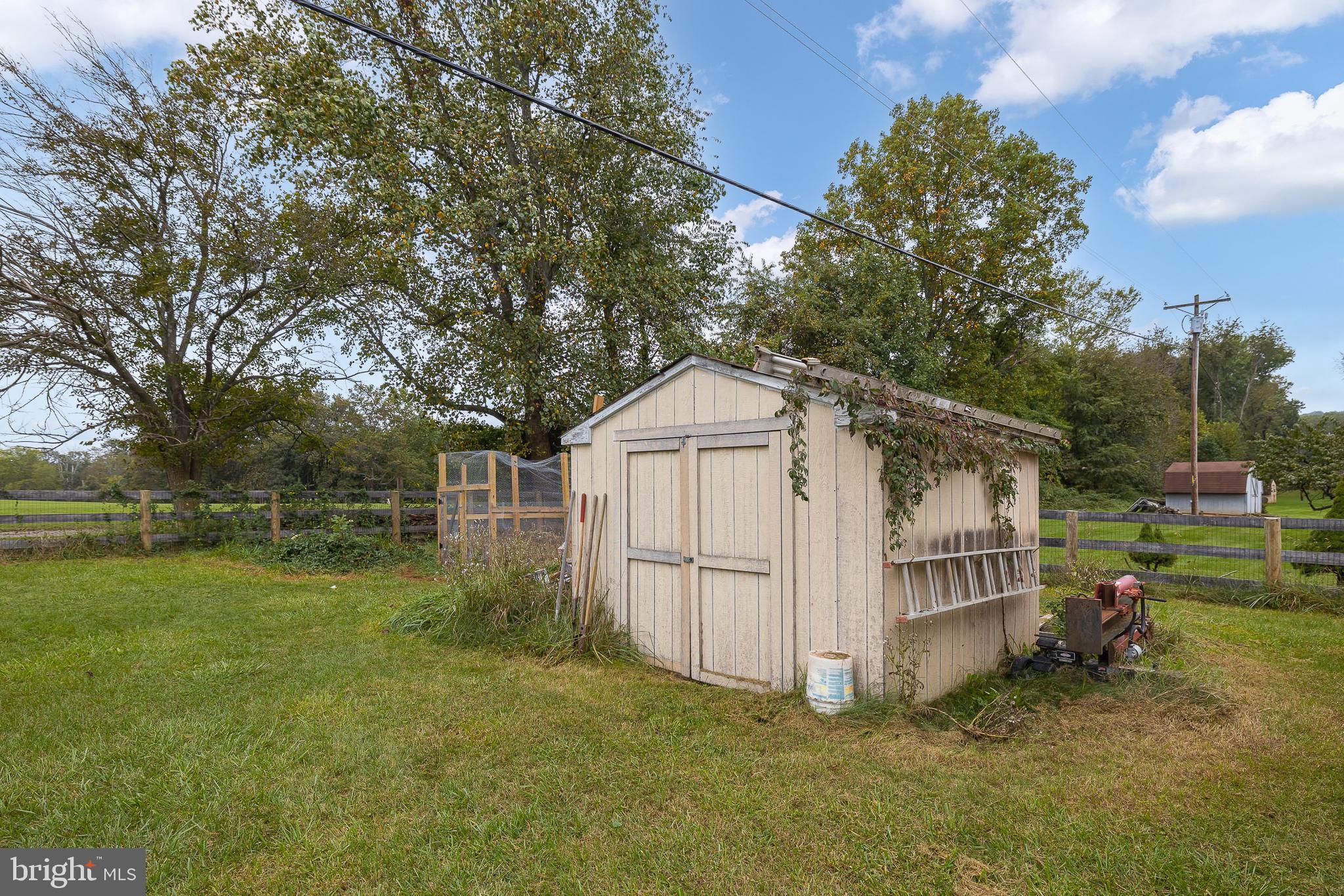 15017 Rolling Ridge Road Haymarket, VA 20169 - Photo 14 of 46 Storage She and Poultry house