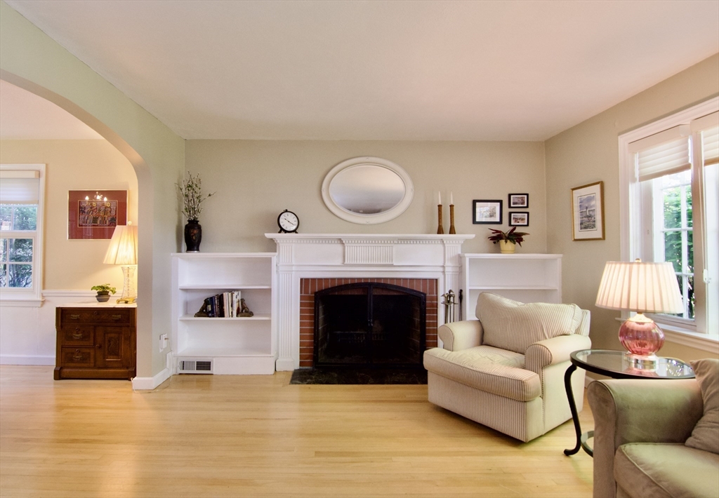 129 Chalmers Street Springfield, MA 01118 - Photo 7 of 42