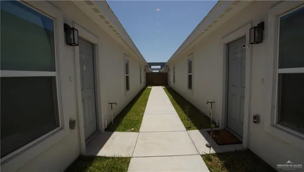 $1,050 | 5609 Ozark Avenue, Unit 1, Mission, TX 78573
