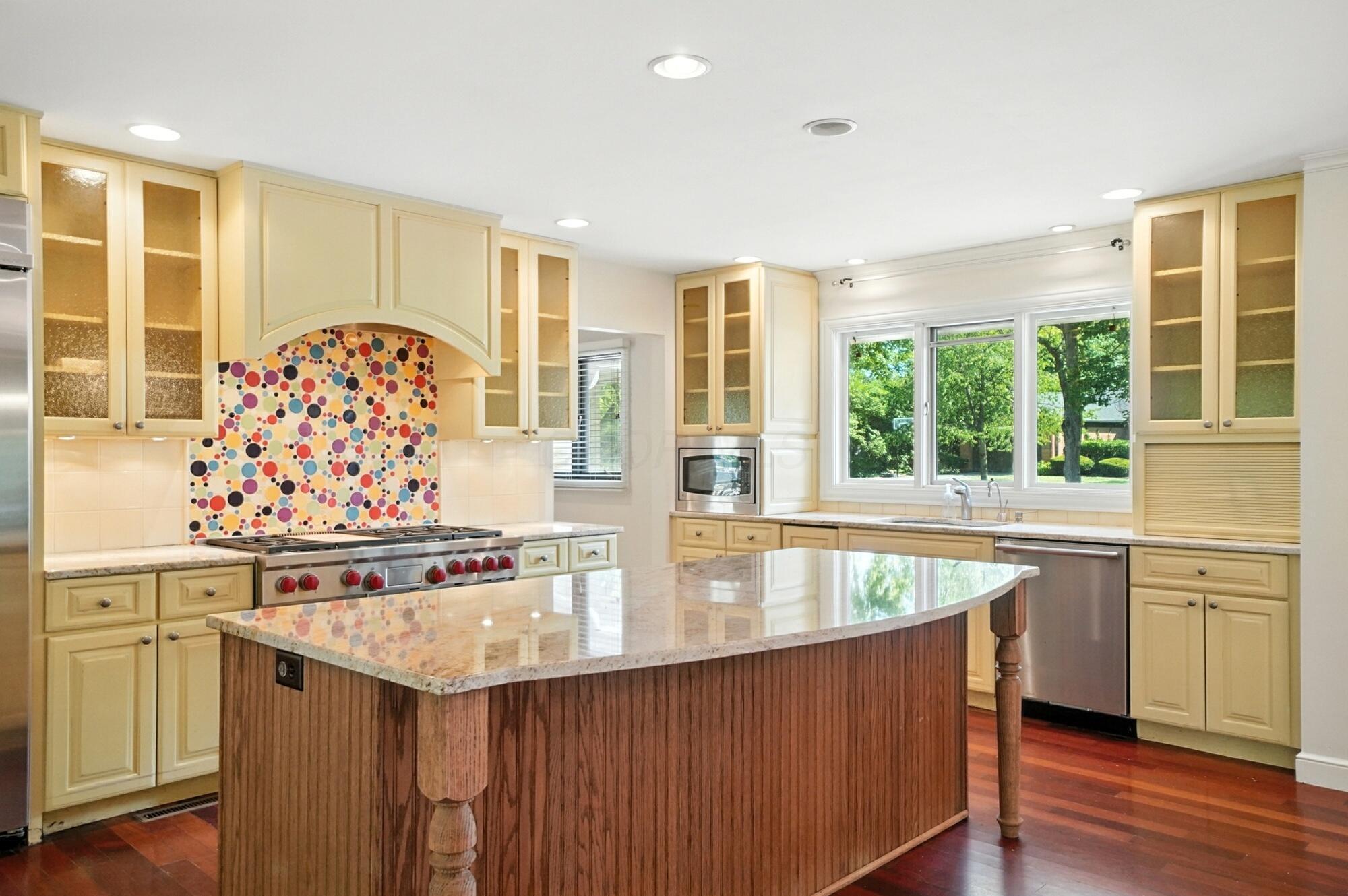 3885 Woodbridge Road Columbus, OH 43220 - Photo 28 of 158 027