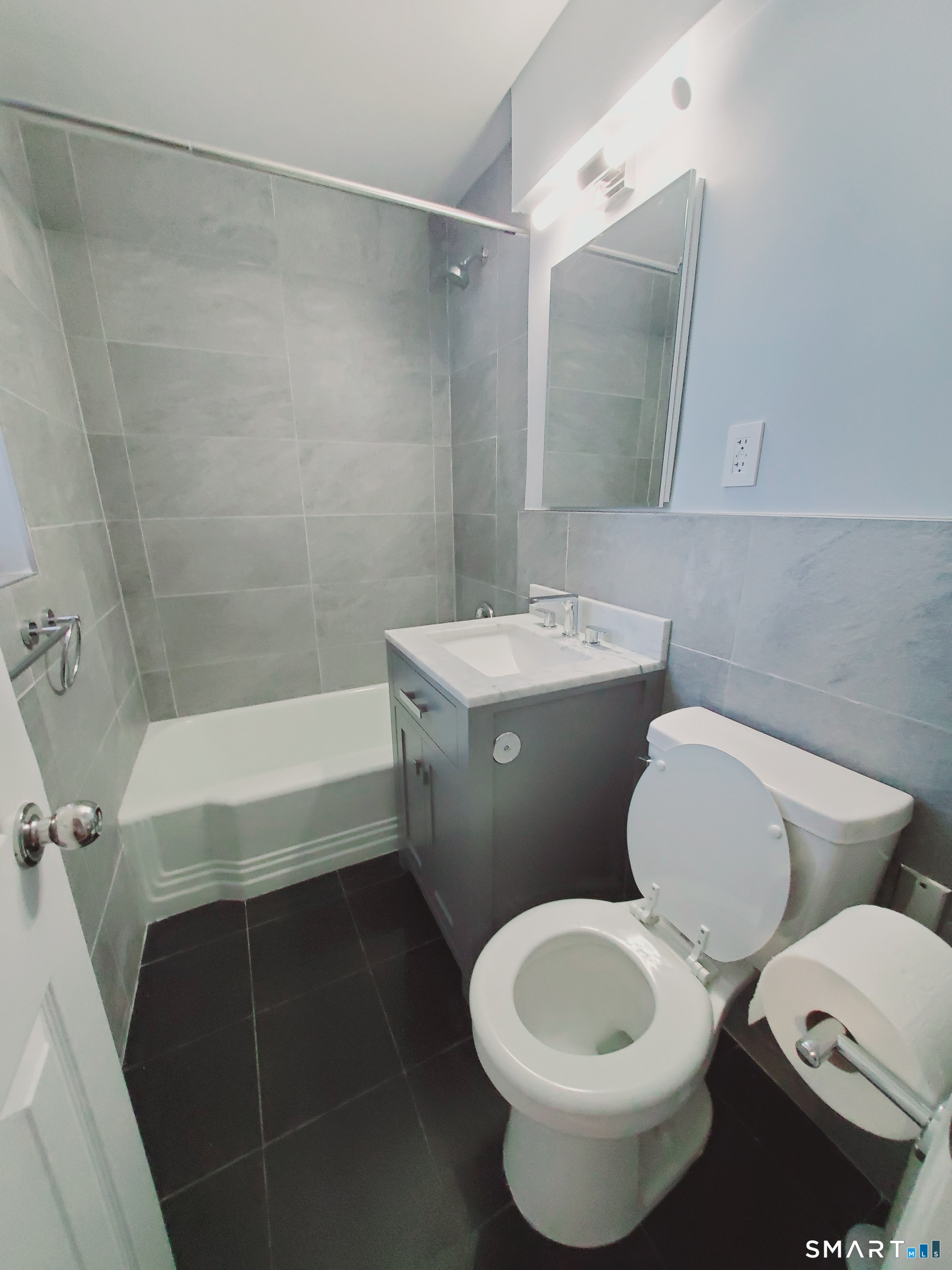 39 Glenbrook Road, Unit 2T Stamford, CT 06902 - Photo 7 of 10