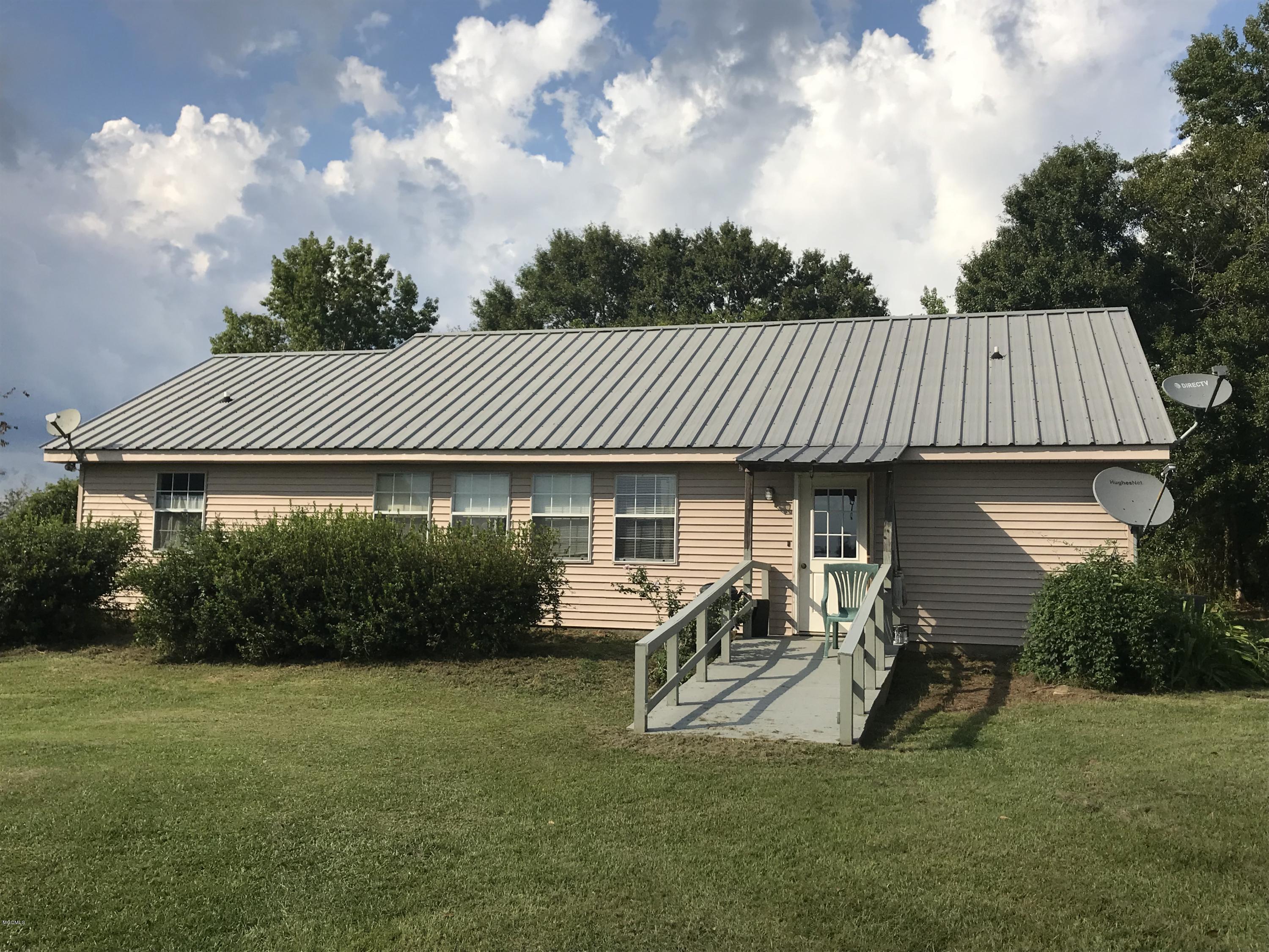 134 Riley Boone Road Carriere, MS 39426 - Photo 3 of 22 IMG_6620