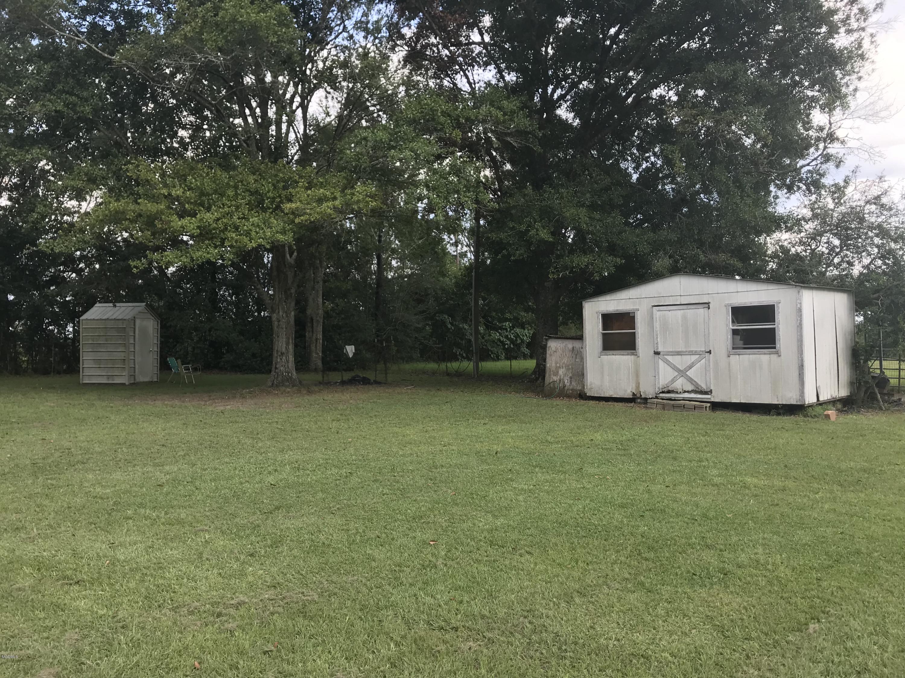 134 Riley Boone Road Carriere, MS 39426 - Photo 5 of 22 IMG_6617