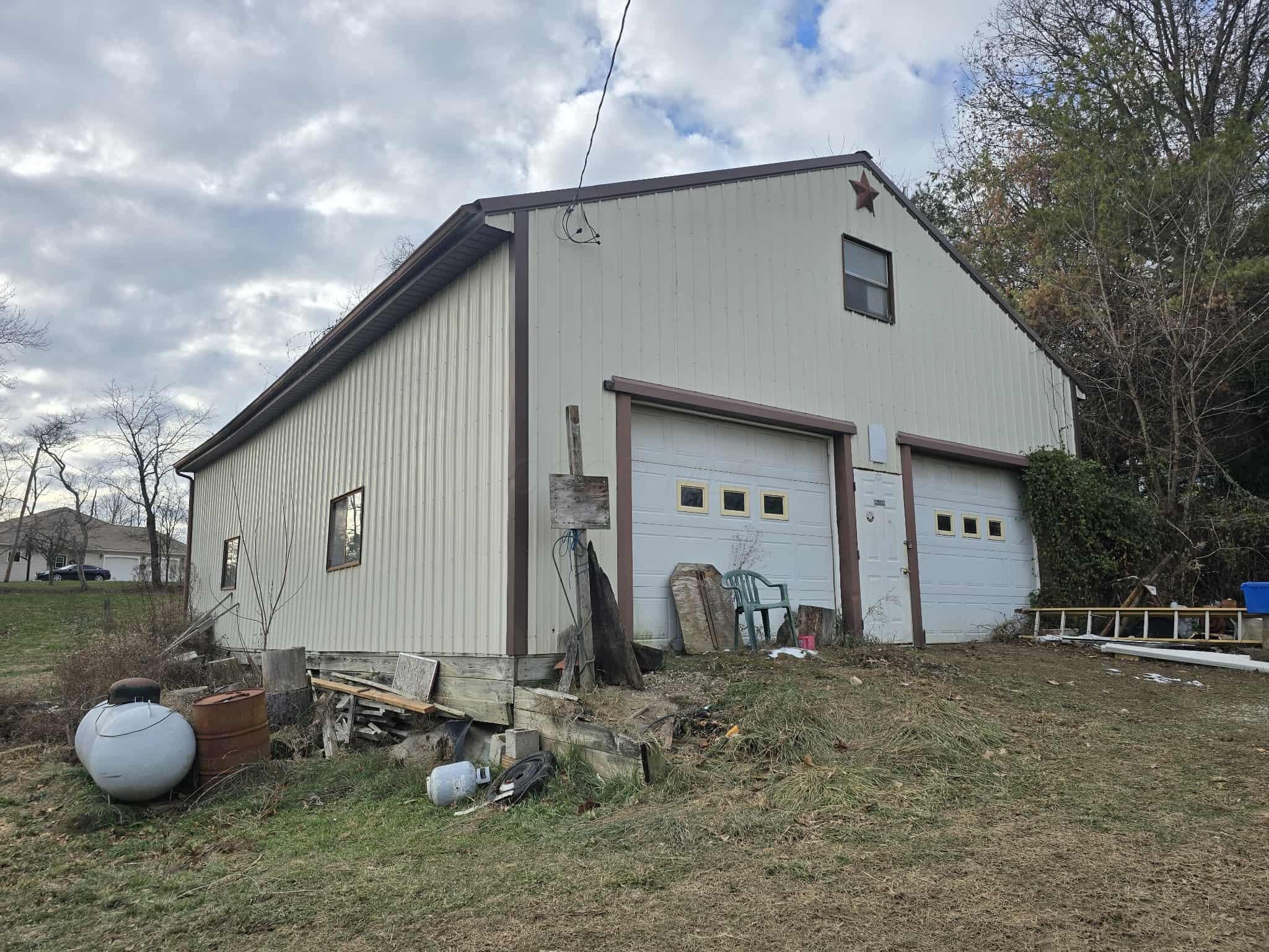 101 North Sundale Road Norwich, OH 43767 - Photo 2 of 6