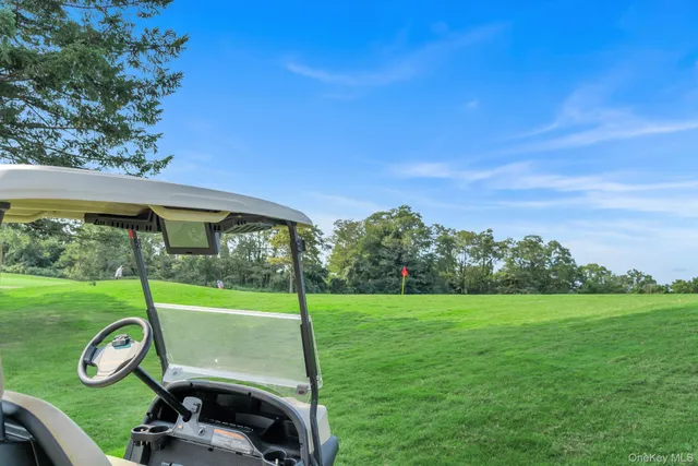 $369,000 | 269 Grand Central Parkway, Unit 8Y | Glen Oaks