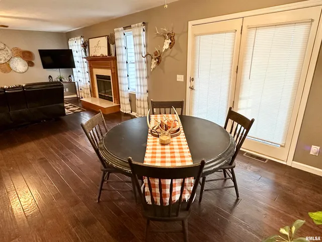 $167,500 | 322 East South Street, Virginia, IL 62691