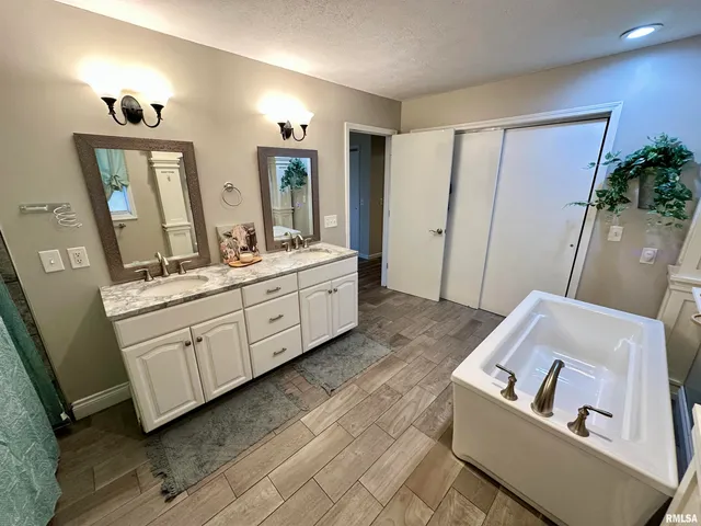 $167,500 | 322 East South Street, Virginia, IL 62691