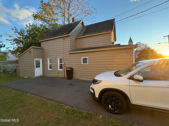 $189,000 | 1020 Pearl Street, Schenectady, NY 12303