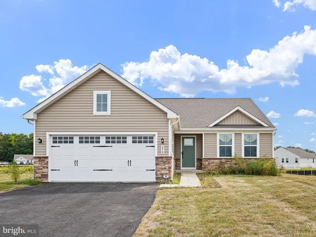 $375,000 | 258 Alezach Drive, Dover, DE 19901