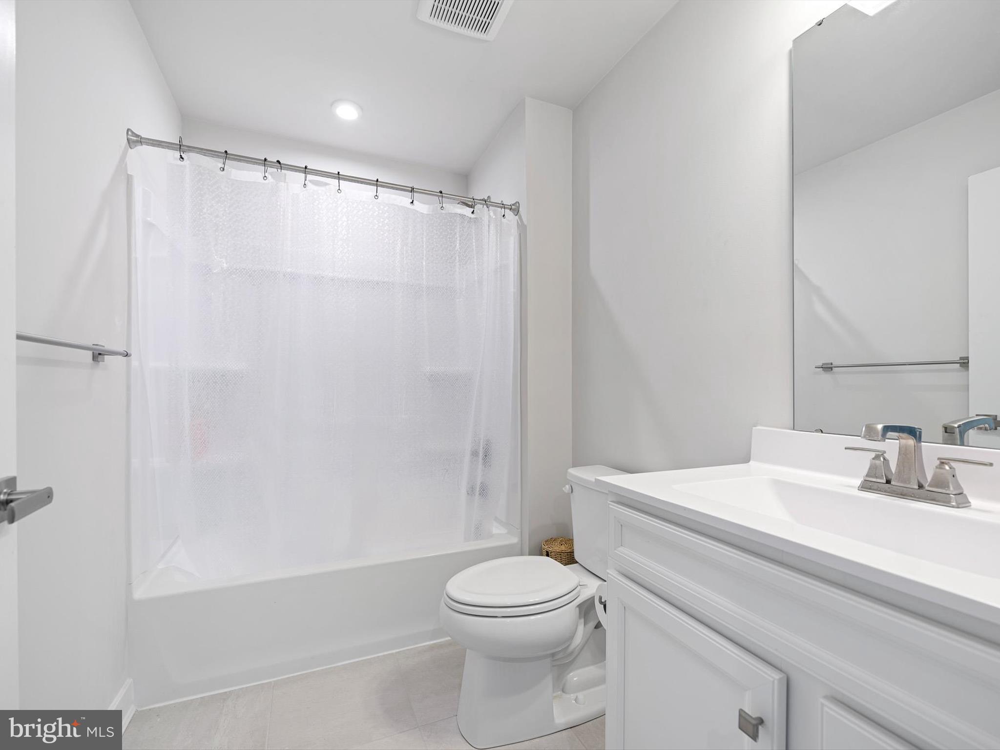 258 Alezach Drive Dover, DE 19901 - Photo 32 of 40 Main Hall Bath