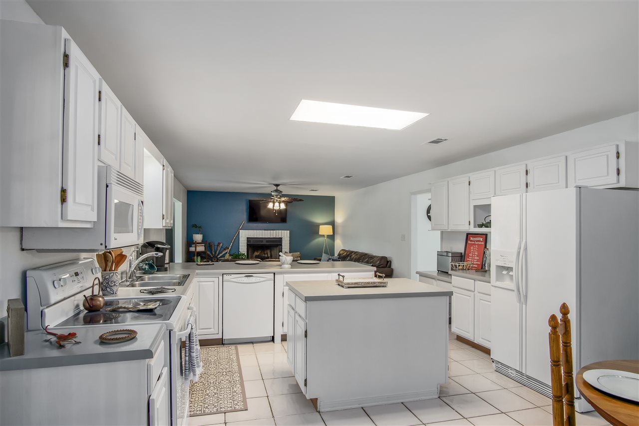 9275 Bay Point Drive Elberta, AL 36530 - Photo 11 of 44