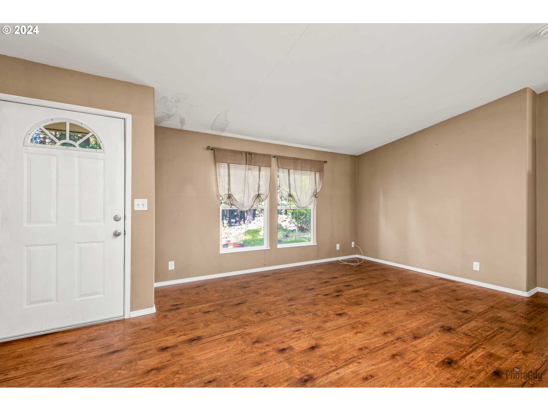 32336 Deberry Road Creswell, OR 97426 - Photo 6 of 48 Gallery Image 6