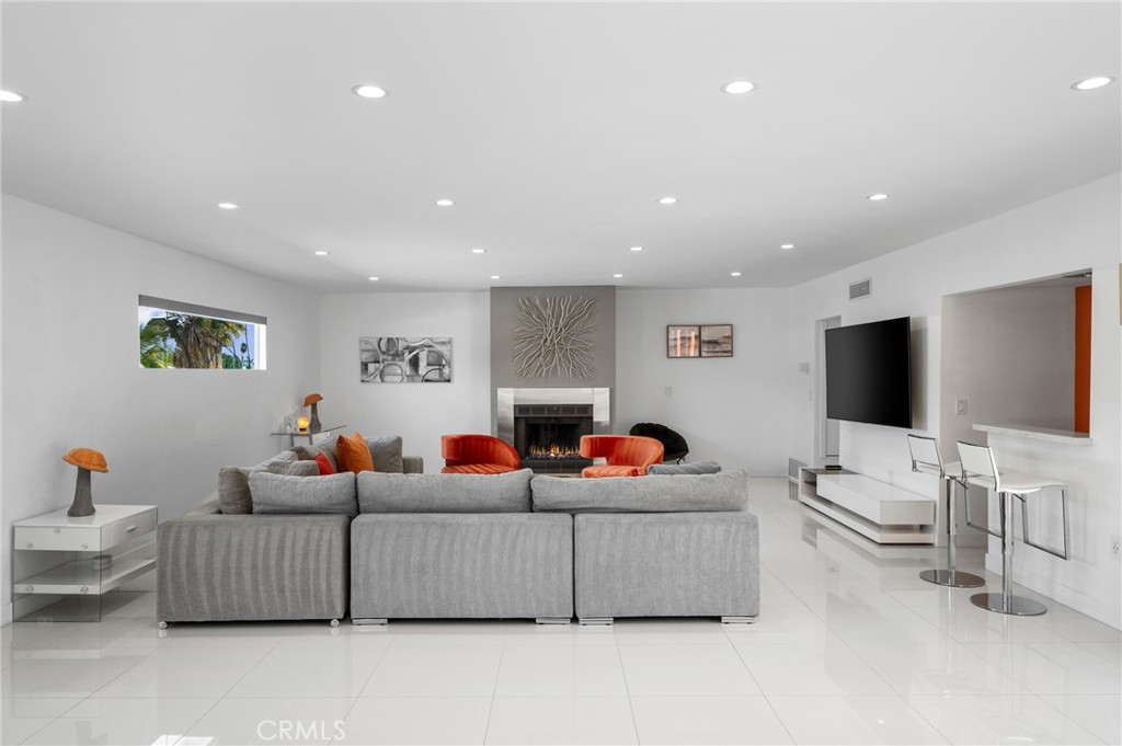 1055 East Racquet Club Road Palm Springs, CA 92262 - Photo 15 of 67