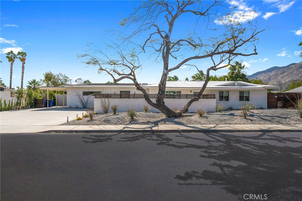 1055 East Racquet Club Road Palm Springs, CA 92262 - Photo 3 of 67