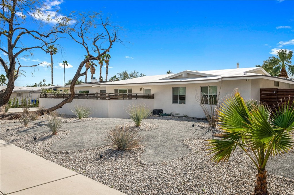 1055 East Racquet Club Road Palm Springs, CA 92262 - Photo 4 of 67