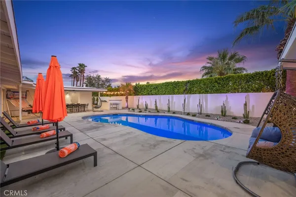 $1,360,000 | 1055 East Racquet Club Road, Palm Springs, CA 92262