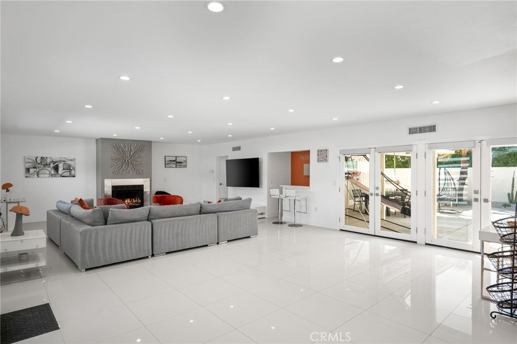 1055 East Racquet Club Road Palm Springs, CA 92262 - Photo 9 of 67