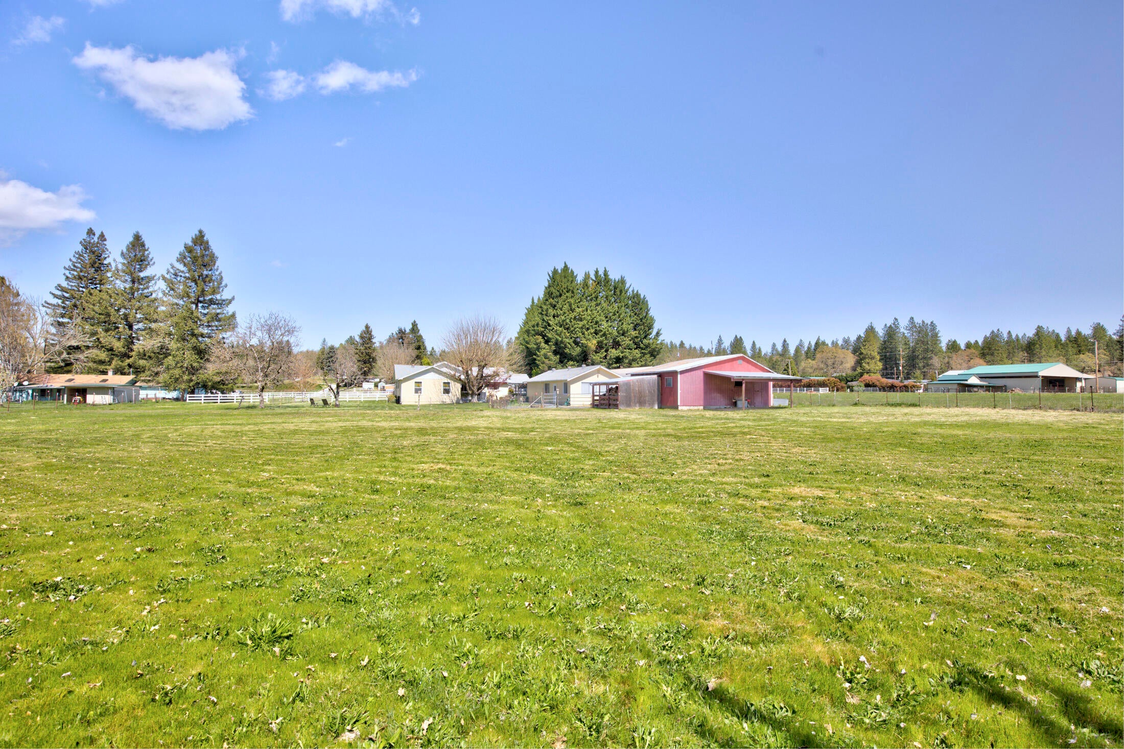 4035 Jerome Prairie Road Grants Pass, OR 97527 - Photo 27 of 32 0R1A5643_4_5_6_7