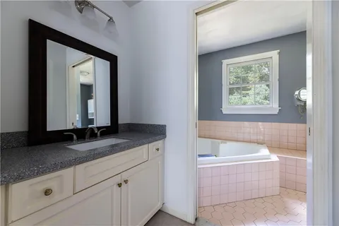 $875,000 | 1081 Mooresfield Road, South Kingstown, RI 02879