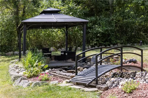 $875,000 | 1081 Mooresfield Road, South Kingstown, RI 02879