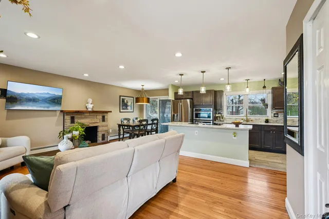 $519,000 | 3 Garden Drive, New Windsor, NY 12553