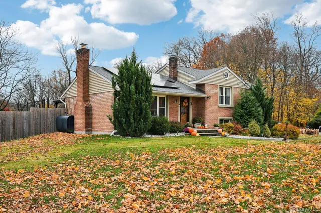 $519,000 | 3 Garden Drive, New Windsor, NY 12553