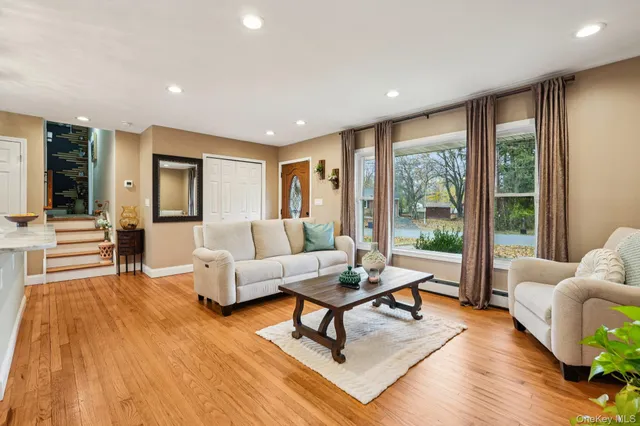 $519,000 | 3 Garden Drive, New Windsor, NY 12553