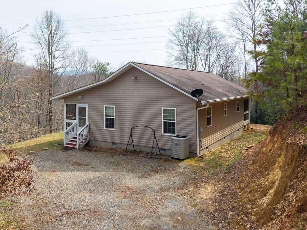 145 Raymond Wilson Road Topton, NC 28781 - Photo 6 of 31