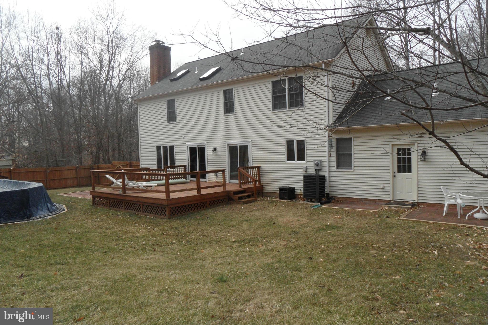8233 Honeysuckle Road Manassas, VA 20112 - Photo 12 of 17 Exterior (Rear)