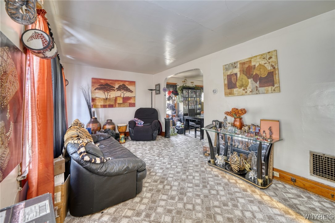 82 Montclair Avenue Buffalo, NY 14215 - Photo 11 of 24 Upper Living room