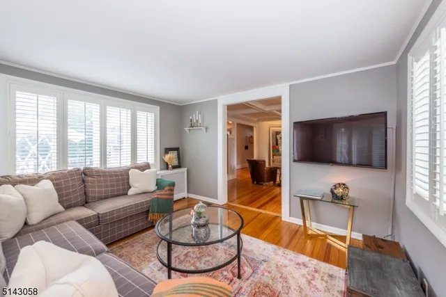 $5,500 | 276 Bay Avenue, Glen Ridge, NJ 07028