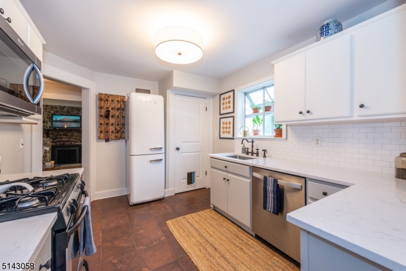 276 Bay Avenue Glen Ridge, NJ 07028 - Photo 17 of 43