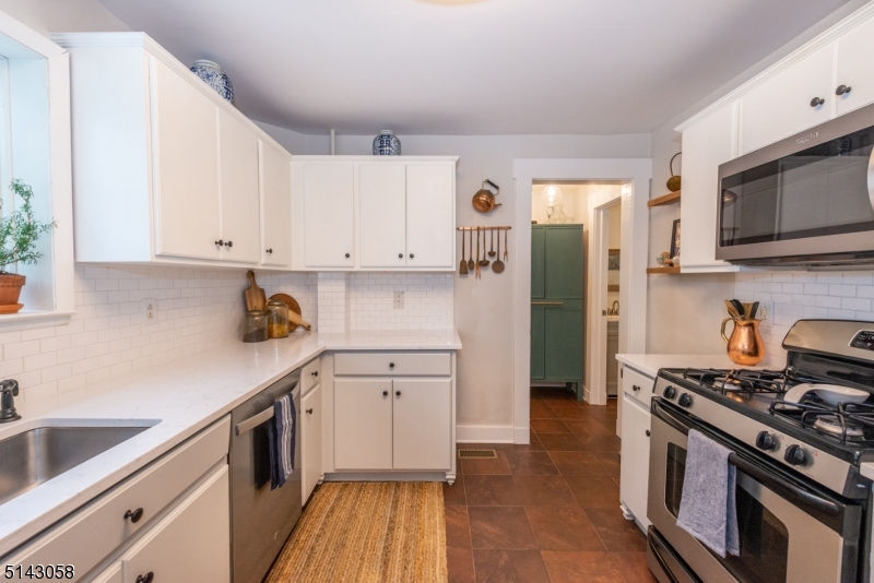 276 Bay Avenue Glen Ridge, NJ 07028 - Photo 18 of 43