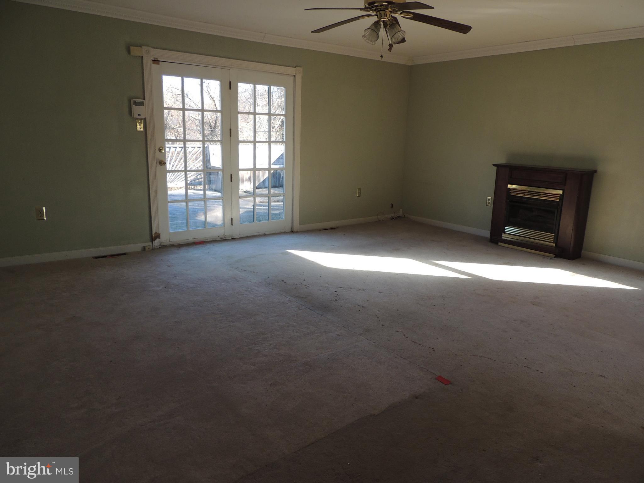 237 Old Chestnut Road Elkton, MD 21921 - Photo 4 of 10 Living Room