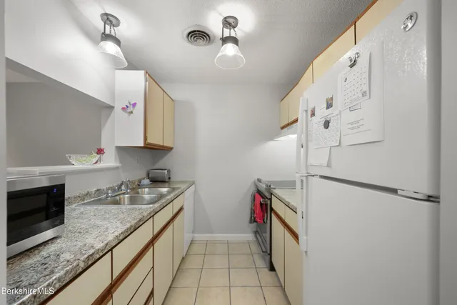 $195,000 | 60 North Street, Unit 4, Dalton, MA 01226